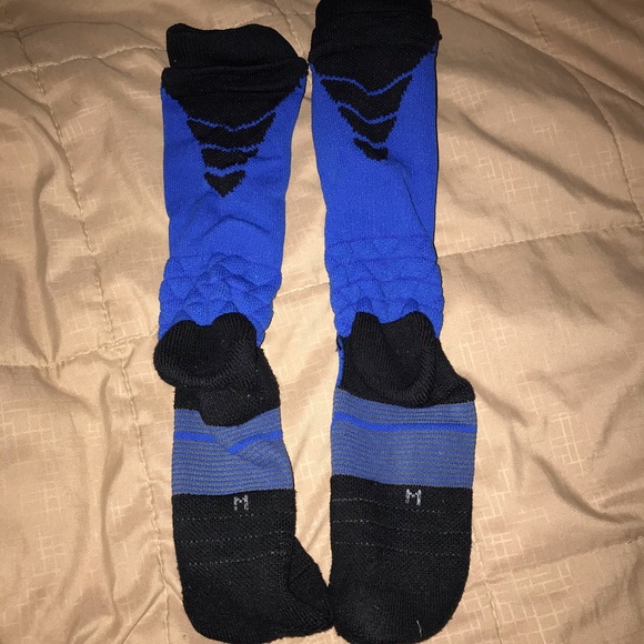 11 PACK OF NIKE ELITE/ JORDAN SOCKS